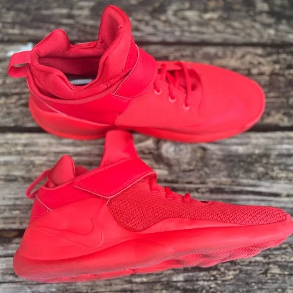 NIKE 844839-660 Kwazi Action Red Sneakers Shoes Size 13 Men High Tongue Mid Top